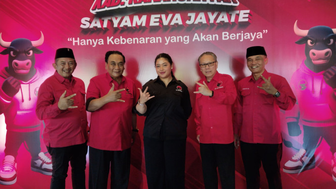 Jajaran elite PDIP berfoto bersama usai pembukaan Musancab PDIP Karanganyar di Gedung Wanita Karanganyar