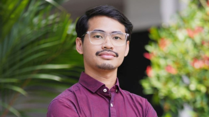 Dosen Departemen Ilmu Ekonomi Fakultas Ekonomika dan Bisnis Universitas Gadjah Mada Data Avicenna,