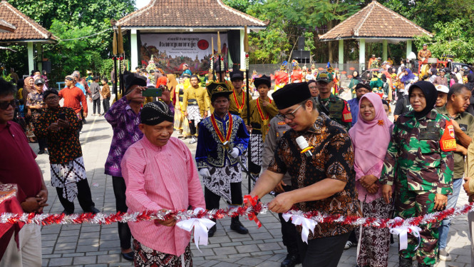 Walikota Yogya Hasto Wardoyo membuka acara Merti Kampung Bangunrejo