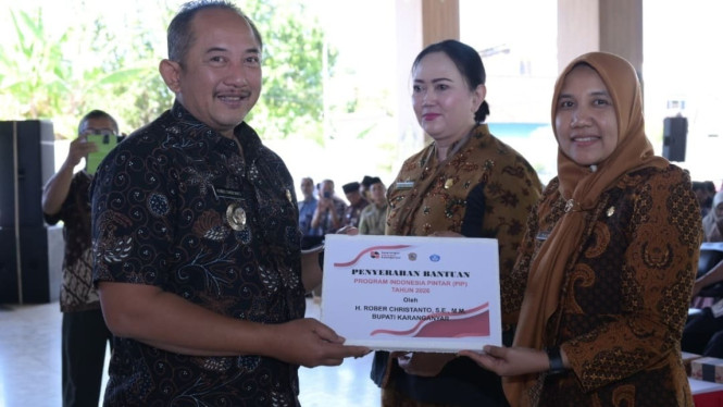 Jelang PPDB 2026, 14.083 Pelajar di Karanganyar Terima PIP Rp7,72 Miliar, Bupati: Jangan Ada Anak Putus Sekolah