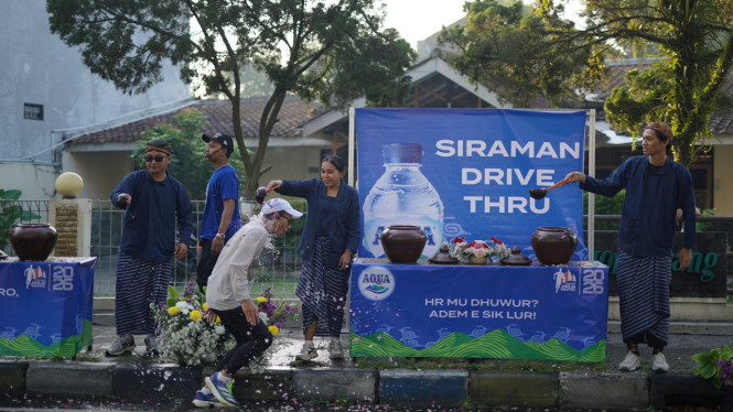 AQUA hadir sebagai Official Mineral Water Partner di Mandiri Jogja Marathon 2026