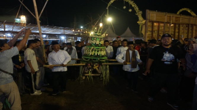 Ribuan warga Pekalongan padati Syafaat Festival Bubur Suro 2026
