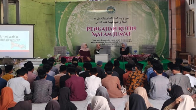 Chek Kesehatan Santri