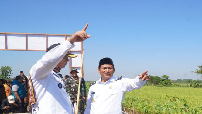 Bupati Jepara Witiarso Utomo Tinjau TMMD Kedungleper
