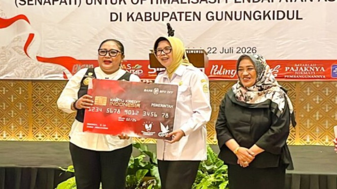 Bupati Endah Subekti Kuntariningsih bersama jajaran pemerintah daerah memperkenalkan aplikasi Senapati