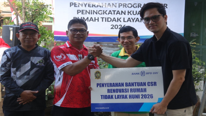 Warga Yogya pemerima Program bedah Rumah Tidak Layak Huni
