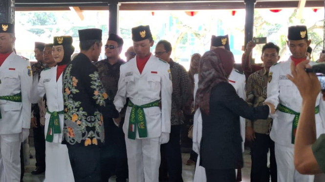 Bupati Demak Kukuhkan Pasukan Pengibar Bendera Pusaka (Paskibraka) Kabupaten Demak