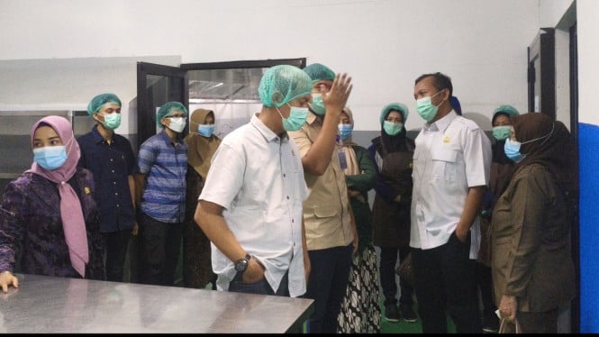 Pasca sekitar 300 porsi makanan dibatalkan karena indikasi daging berubah aroma, Komisi D DPRD Karanganyar turun langsung mengecek SPPG Jati Jaten