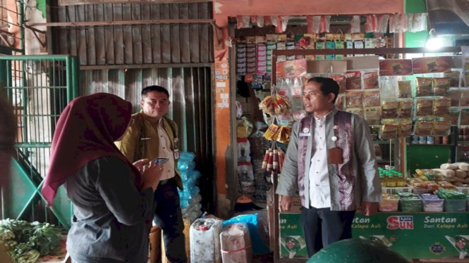 Kepala Disperindag Jepara Anjar Jambore Saat sidak Pasar (foto: dok.istimewa)