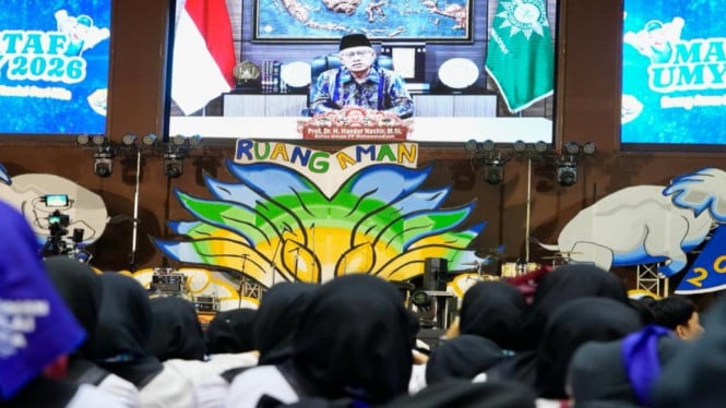 Ketum PP Muhammadiyah, Prof. Dr. Haedar Nashir, M.Si saat menyampaikan sambutan secara daring