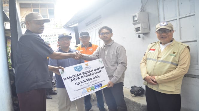 Pelaksanaan program bedah rumah warga di Kota Yogya bersama Badan Amil Zakat Nasional.