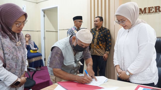 Kantor Pertanahan Kota Yogyakarta dan sejumlah pihak terkait resmi menetapkan tanah wakaf di Kelurahan Prawirodirjan, Kemantren Gondomanan,