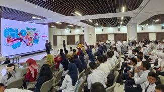 Ratusan Pelajar Sepaku Dapat Pelatihan Digital dari Otorita IKN dan ITB