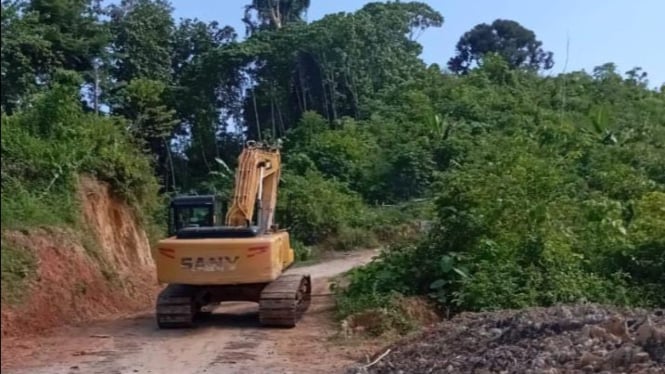 Alat berat tambang Ilegal