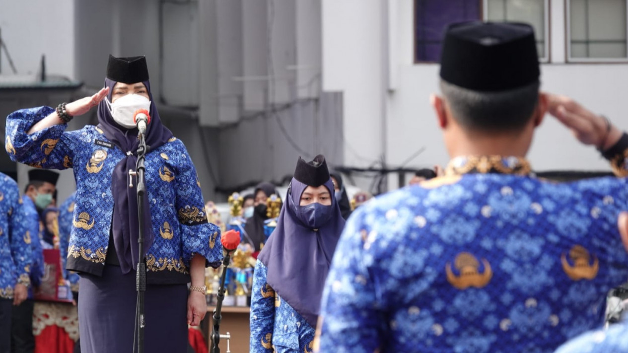 Wali Kota Eva Dwiana Memimpin Upacara Memperingati Hari Bela Negara