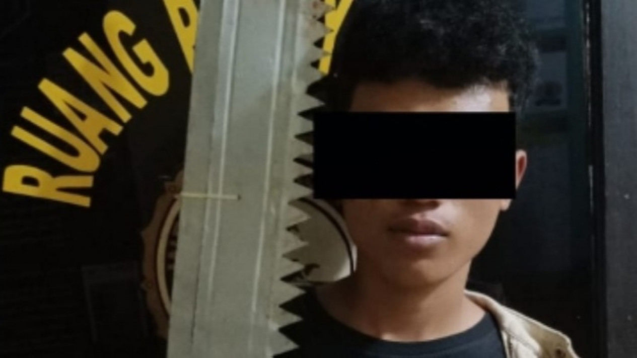 Seorang pemuda membawa senjata tajam dari gergaji diamankan Polisi