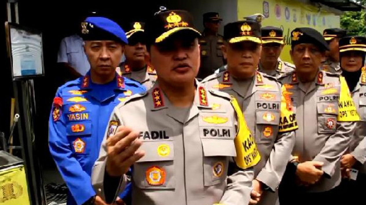 Kabaharkam Mabes Polri, Komjen M Fadil Imran.