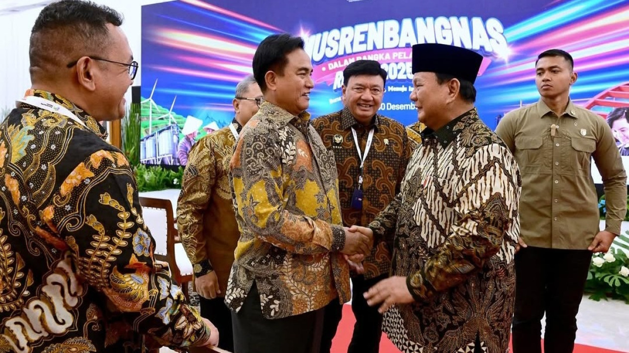 Presiden Prabowo bersama Menteri Hukum, HAM Yusril Ihza Mahendra