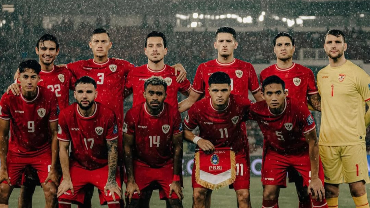 Pemain timnas sepak bola Indonesia.