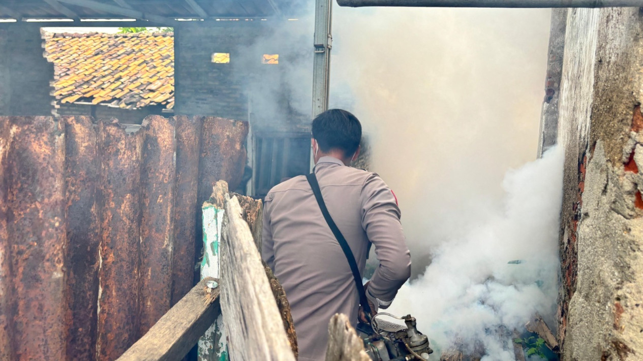 Fogging Massal di Way Urang, Kalianda.