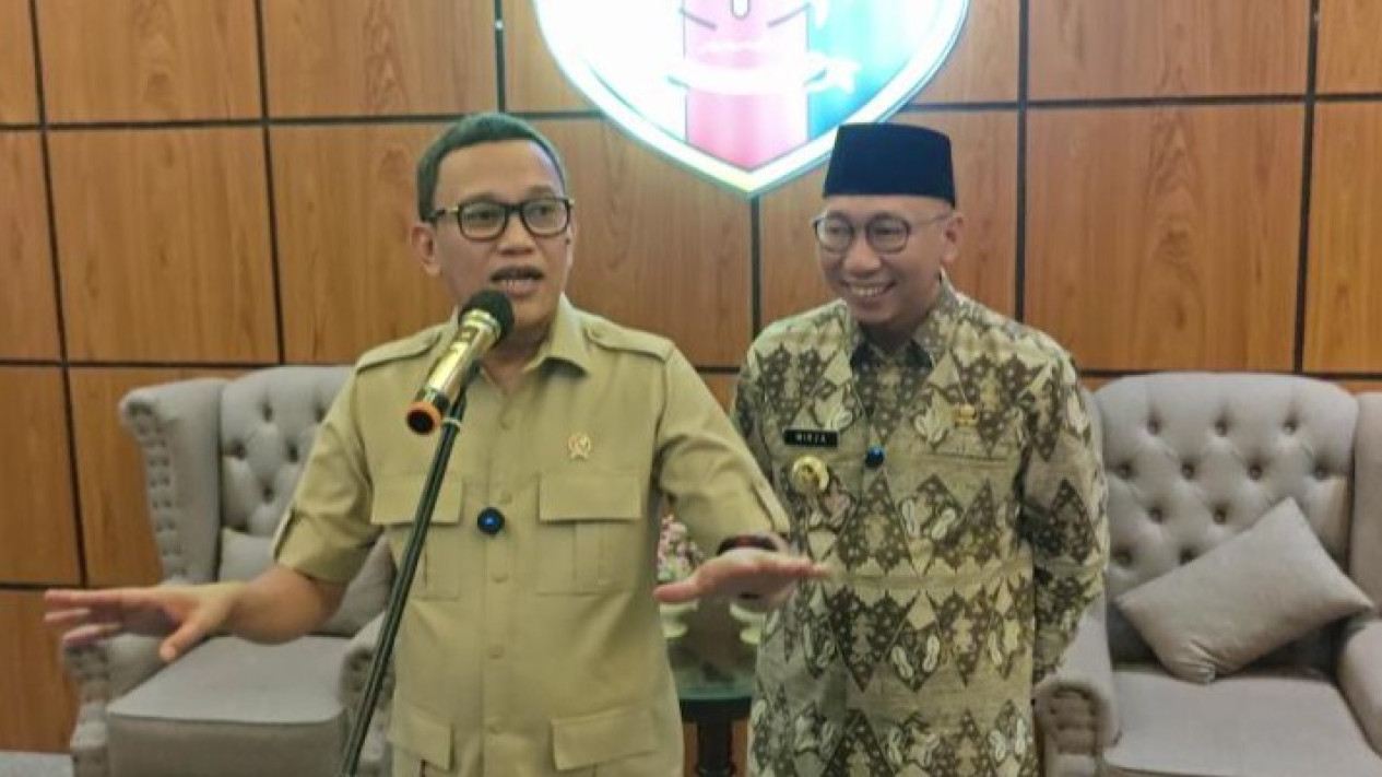 Menteri P2MI, Abdul Kadir dalam kunjungannya ke Lampung.