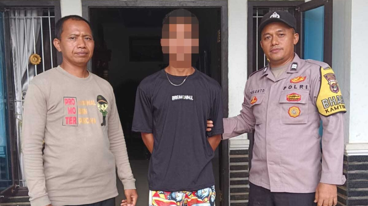 Bhabinkamtibmas Polsek Penengahan tangkap pencuri kopra.