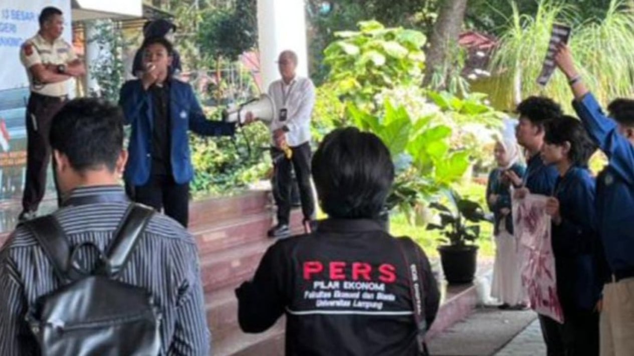 Ratusan mahasiswa Unila Gelar aksi Unjuk Rasa.