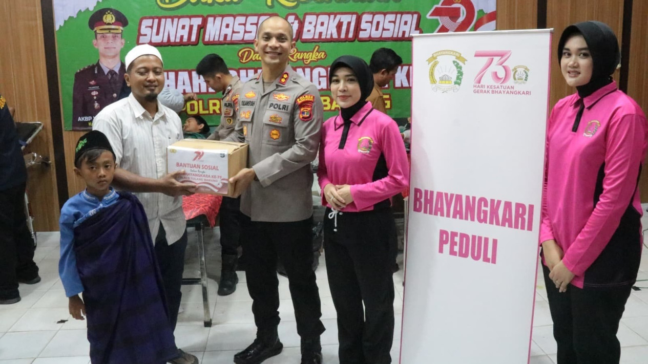 Polres Tulang Bawang gelar khitanan massal.