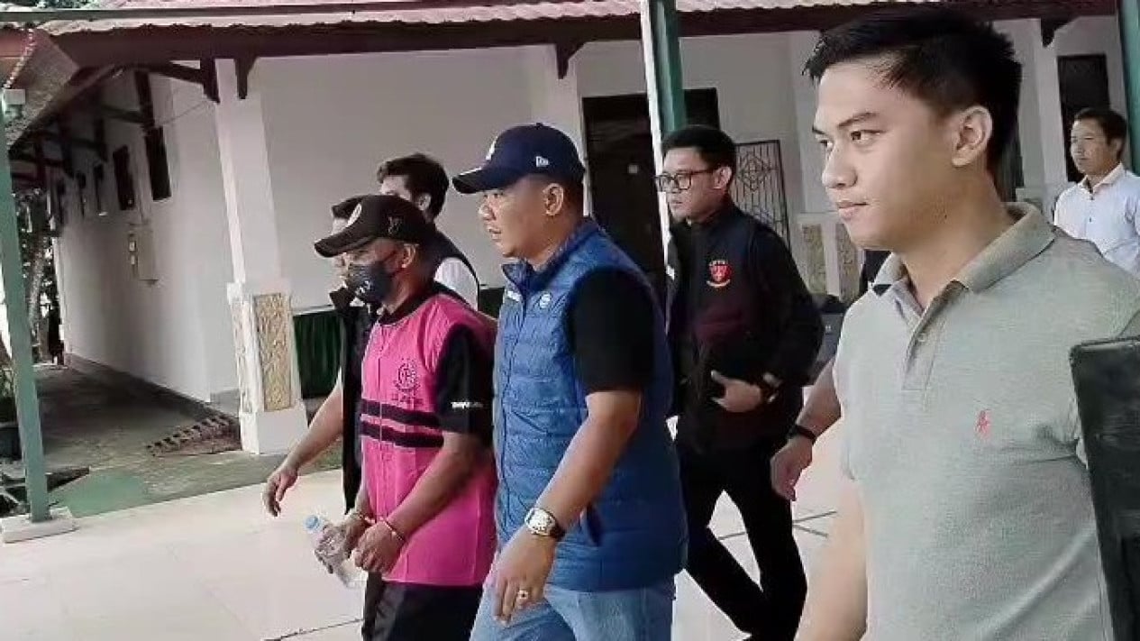 Kejari Lamtim amankan satu tersangka korupsi proyek jembatan.