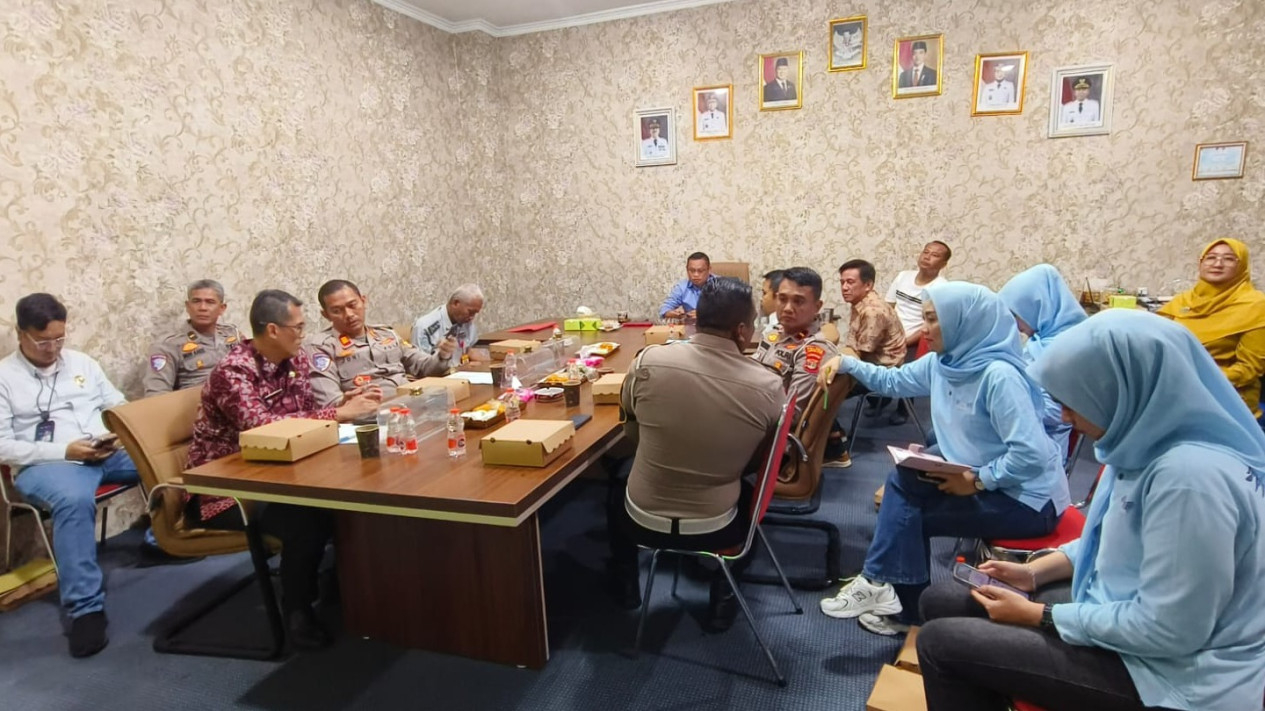 Rapat pembahasan razia kendaraan penunggak pajak.