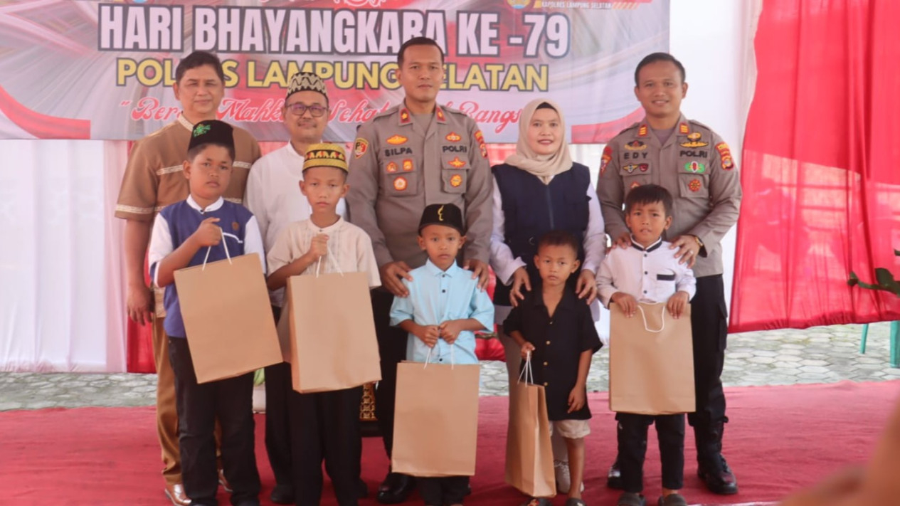 Polsek KSKP Bakauheni gelar khitanan massal.