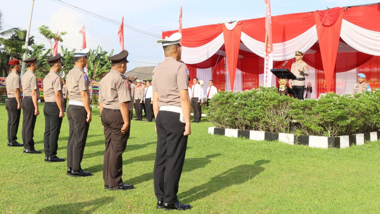 Polres Tulang Bawang gelar upacara kenaikan pangkat.