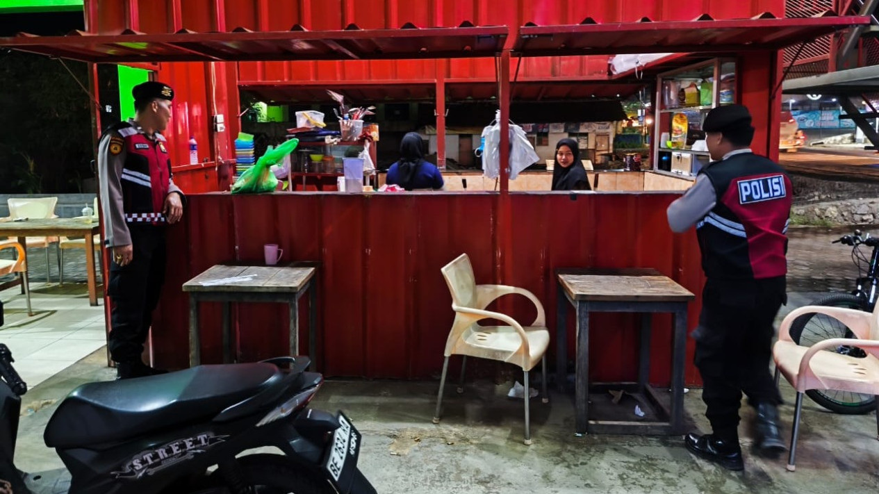 Samapta Polres Pesawaran gelar patroli malam hari.