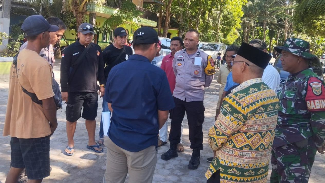 Bhabinkamtibmas Polsek Padang Cermin sosialisasi bahaya bom ikan.