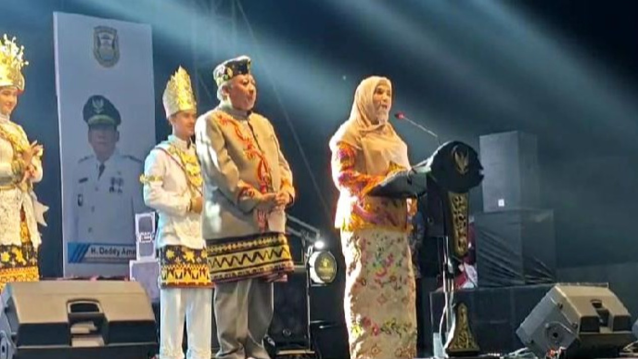 Bandar Lampung Expo 2025 resmi dibuka Wali Kota Eva Dwiana.