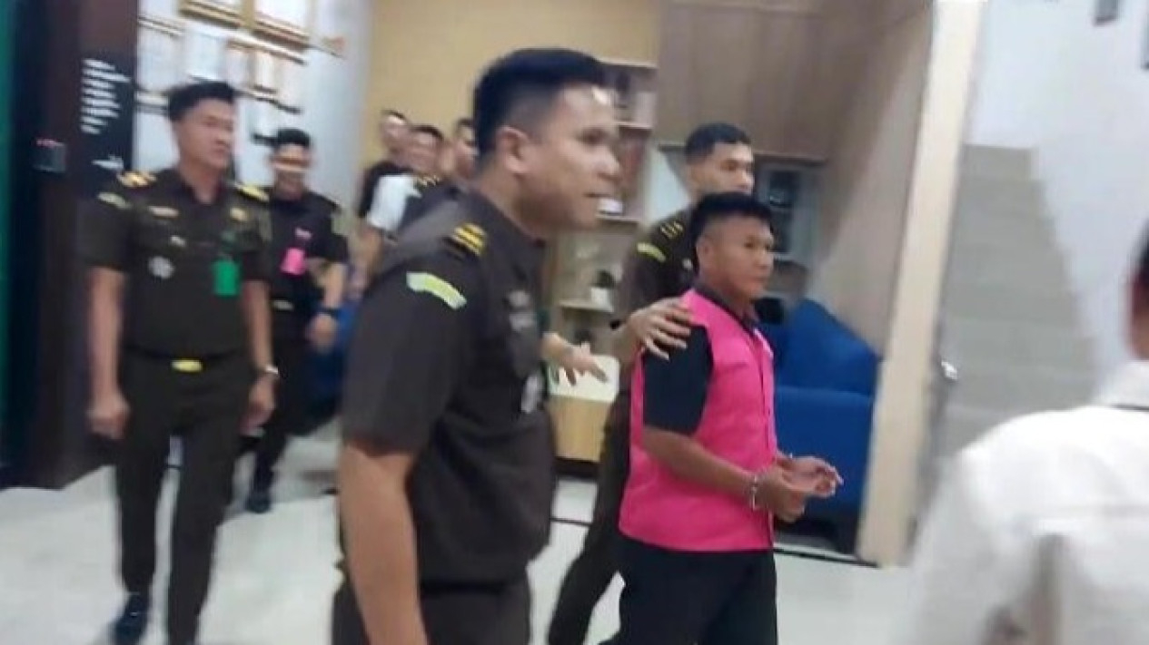 Kejari Lampung Utara tahan mantan kades korupsi lapangan sepakbola.