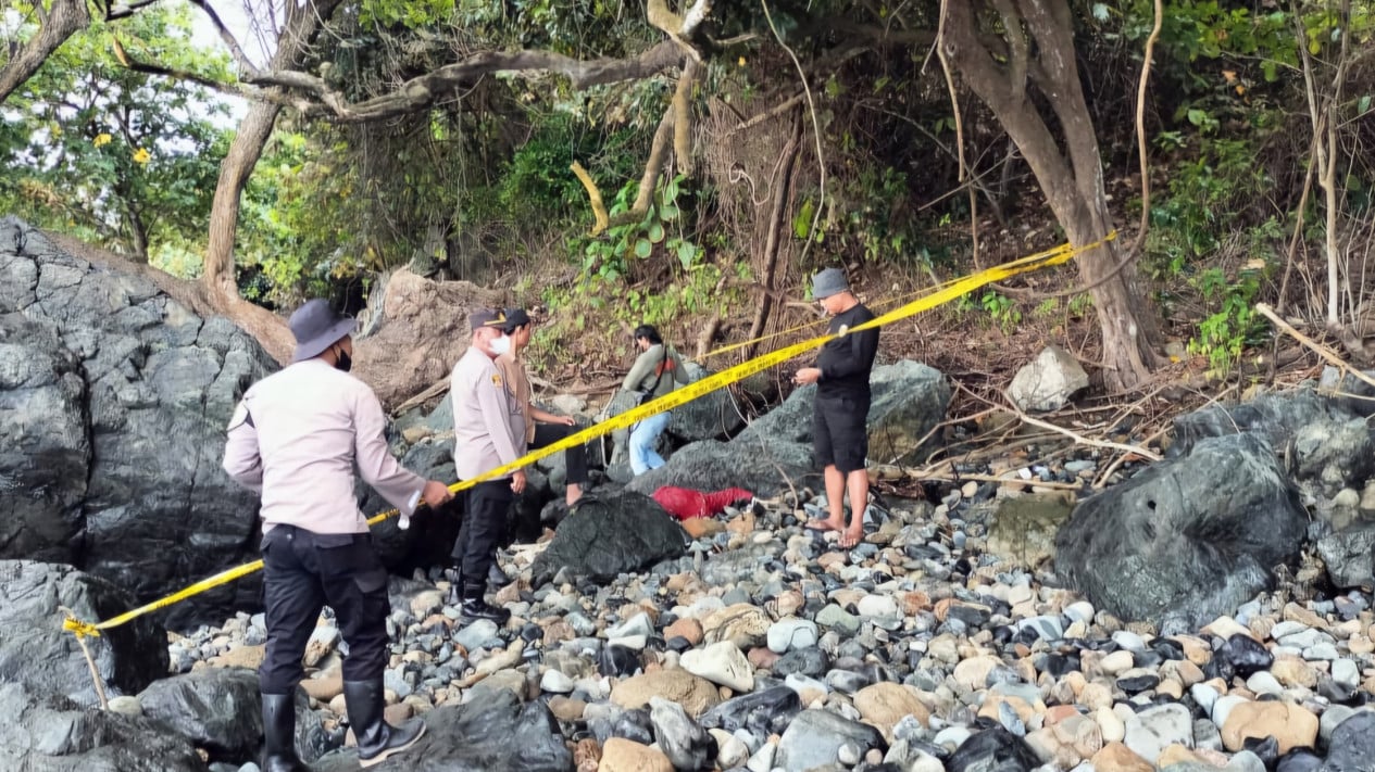 Penemuan jasad tanpa kepala di Pantai Cukuh Pandan Tanggamus.