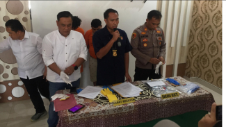 Kasat Reskrim saat rilis di Mapolresta Kasat Reskrim saat rilis di Mapolresta