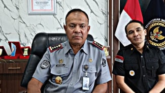 Kepala Kantor Imigrasi bersama Kasi Inteldak Kepala Kantor Imigrasi bersama Kasi Inteldak