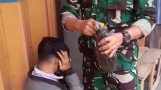 Anggota TNI Tangkap Pemuda di Lampung Diduga Bawah Bom Molotov saat Aksi Demo