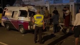 Ambulans Tabrak Truk Parkir di Lampung Utara, Satu Penumpang Alami Patah Tulang