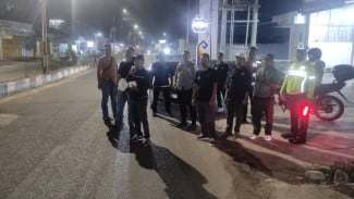 Polsek Banjar Agung Bersama Karang Taruna Tertibkan Nongkrong dan Knalpot Brong di Jalur Dua Etanol