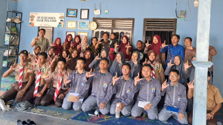 Peringati Hari Kunjung Perpustakaan, Rumah Baca Akar Pelangi Jadi Pusat Literasi Kecamatan Labuhan Ratu