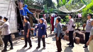 Pilu Jasmini di Tanggamus: Suami Baru Wafat, Rumah Hancur Diguncang Gempa Hanya Tersisa Tenda Tahlil