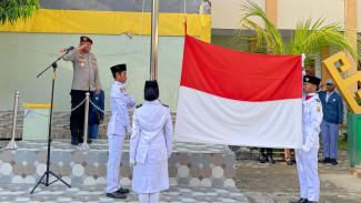Pejabat Utama Polda Lampung Jadi Irup di Sejumlah Sekolah, Edukasi Generasi Muda Tentang Bahaya Judi Online dan Narkoba
