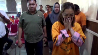 Dua Tahun Buron, Ibu Rumah Tangga Pelaku Investasi dan Arisan Bodong Ditangkap di Palembang