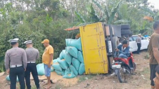 Kecelakaan Beruntun di Jalintim Sumatra Tewaskan Dua Orang, Dipicu Minibus Menyalip di Jalur Berlawanan