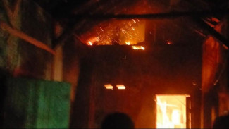 Diduga Korsleting Listrik, Rumah Warga di Tarahan Katibung Lampung Selatan Terbakar