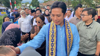 Masyarakat Bulok Tumpah Ruah Sambut Bupati Egi, Resmikan Ruas Jalan Kunci Akses Destinasi Hidden Paradise