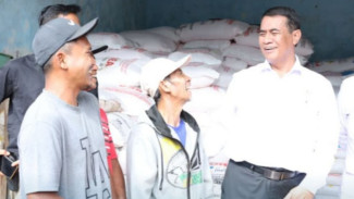 Mentan dan Kepala KSP Sidak di Lampung Utara, Pastikan Harga Pupuk Subsidi Turun 20 Persen
